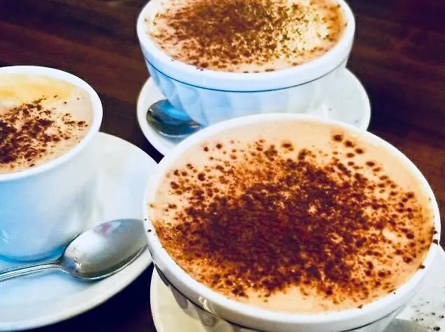 Petit Hotel - Cafe Krieghoff Quebec City